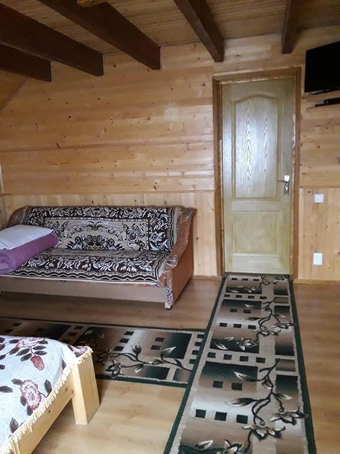 Sadyba Ellada Γιαρέμτσε Εξωτερικό φωτογραφία